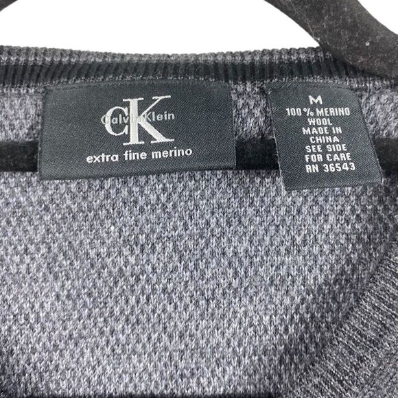 Calvin Klein CK Men’s Sz Med Gray Extra Fine Merino Wool Pull Over Crew Sweater - Picture 4 of 4